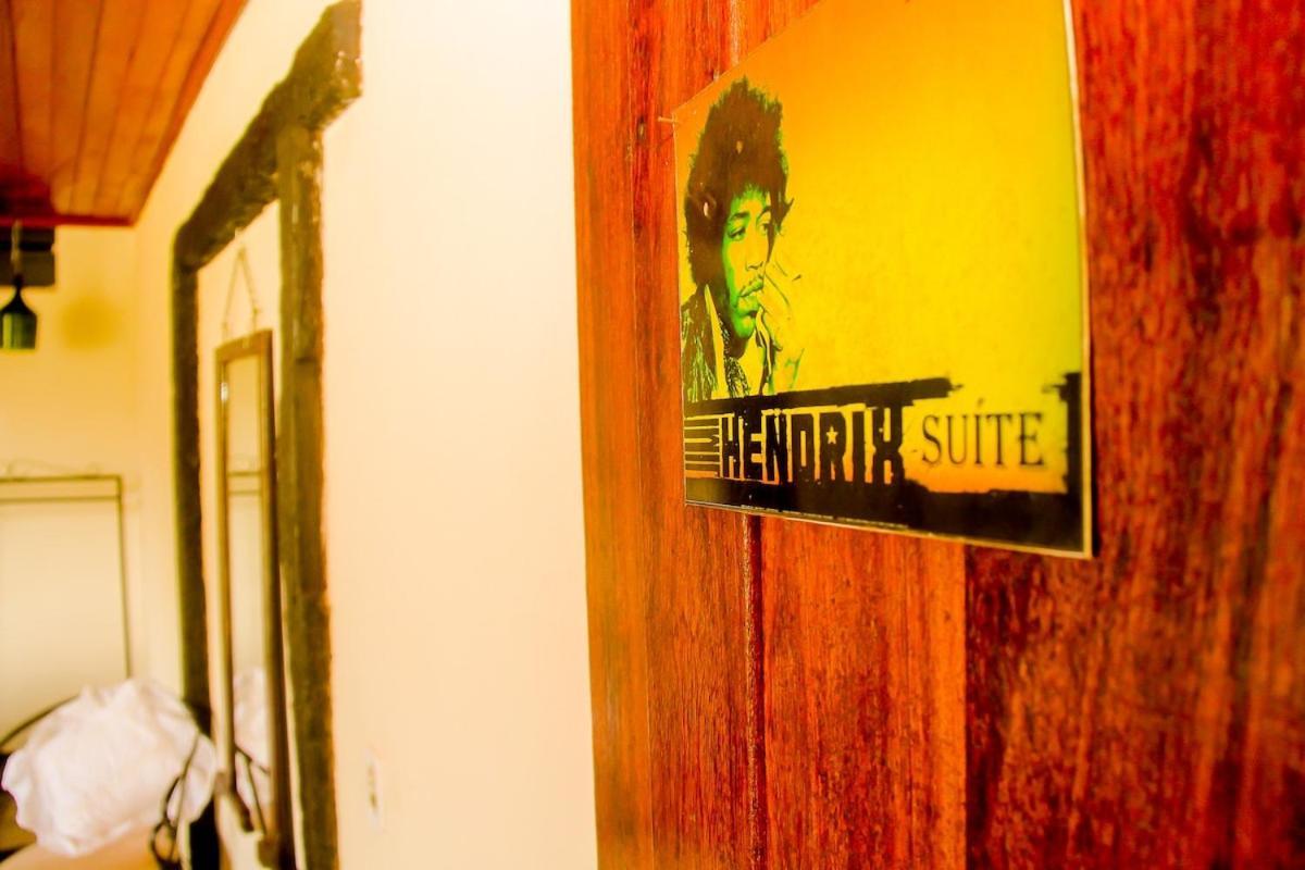 Suite Jimi Hendrix Catas Altas Exterior photo